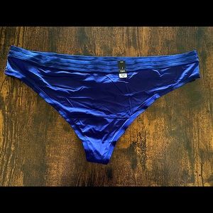 NWT Torrid Blue Thongs